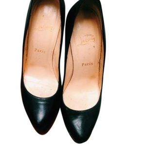 Christian Louboutin
Black Daffodile Pumps